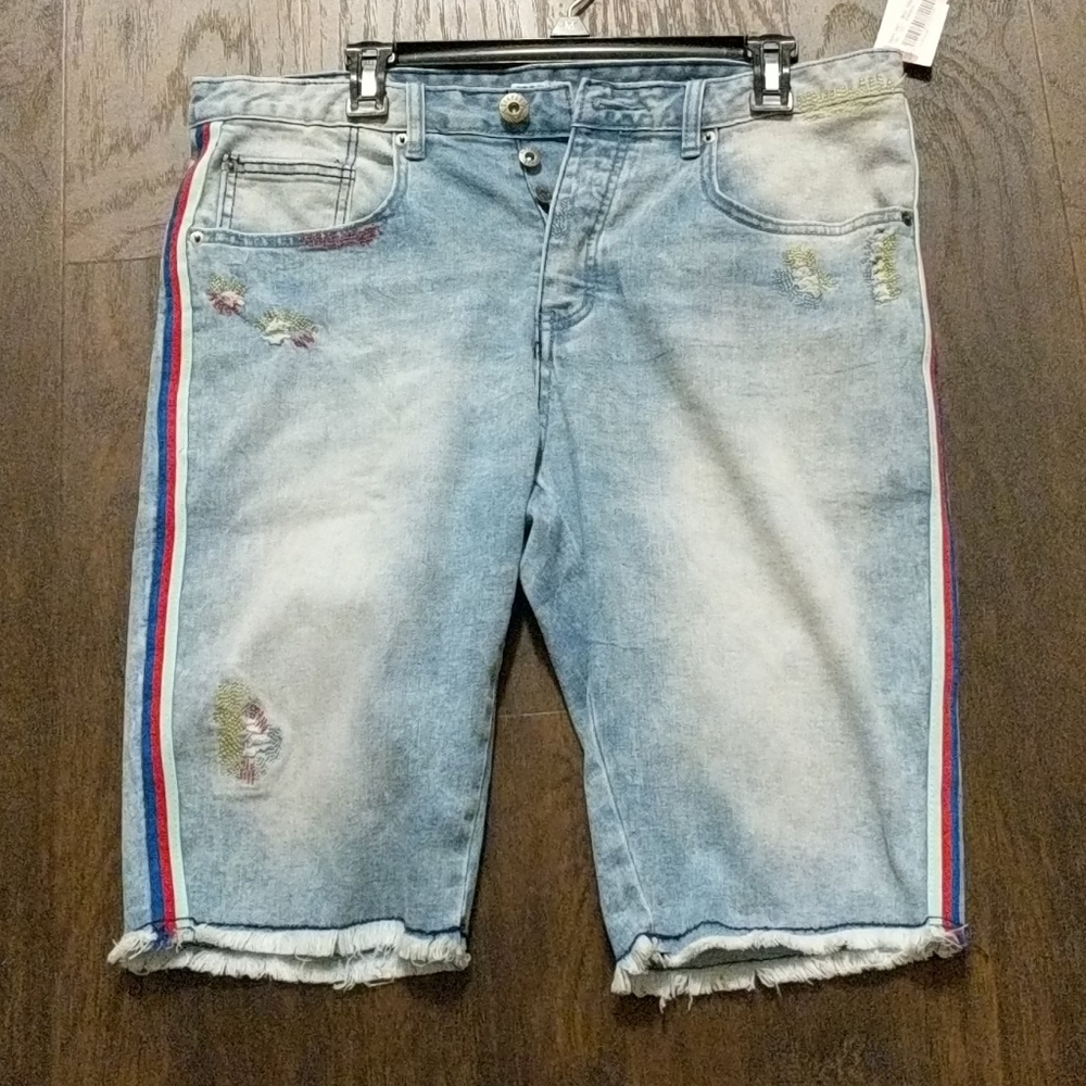 Men's Staple button up denim shorts. NWT